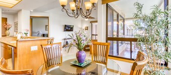 ¡Un refugio ideal para el resort con acceso a golf, tenis, piscinas compartidas, jacuzzi y más!