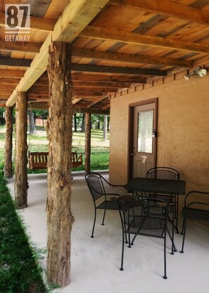 Outdoor dining - The 87Getaway Cabin #1 (Mountain View)