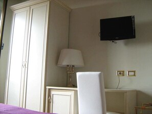 Chambre Confort Double ou avec lits jumeaux, vue ville | Équipements de la chambre
