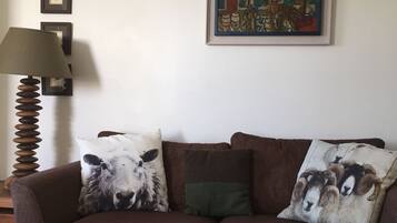 House, 2 Bedrooms | Living area | Flat-screen TV, DVD player