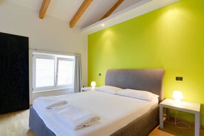 Quadruple Room | Desk, cots/infant beds, free WiFi - B&B Al Palazzo Malfatti (Trento)