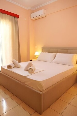 Premium bedding, individually decorated, individually furnished, desk