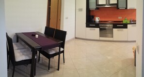 Apartment, 1 Schlafzimmer, Meerblick (1) | Eigene Küche | Kühlschrank, Ofen, Herdplatte, Wasserkocher mit Kaffee-/Teezubehör