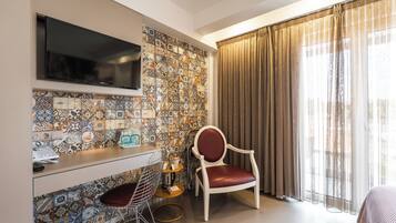 In-room safe, individually decorated, individually furnished, desk