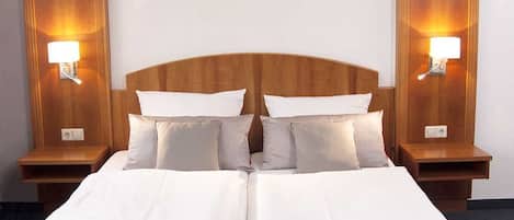 Double Room | Desk, soundproofing, free WiFi, bed sheets