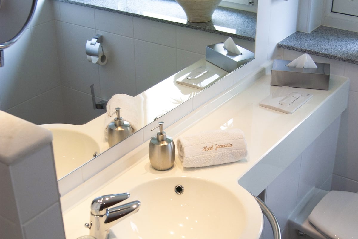 single room | bathroom sink