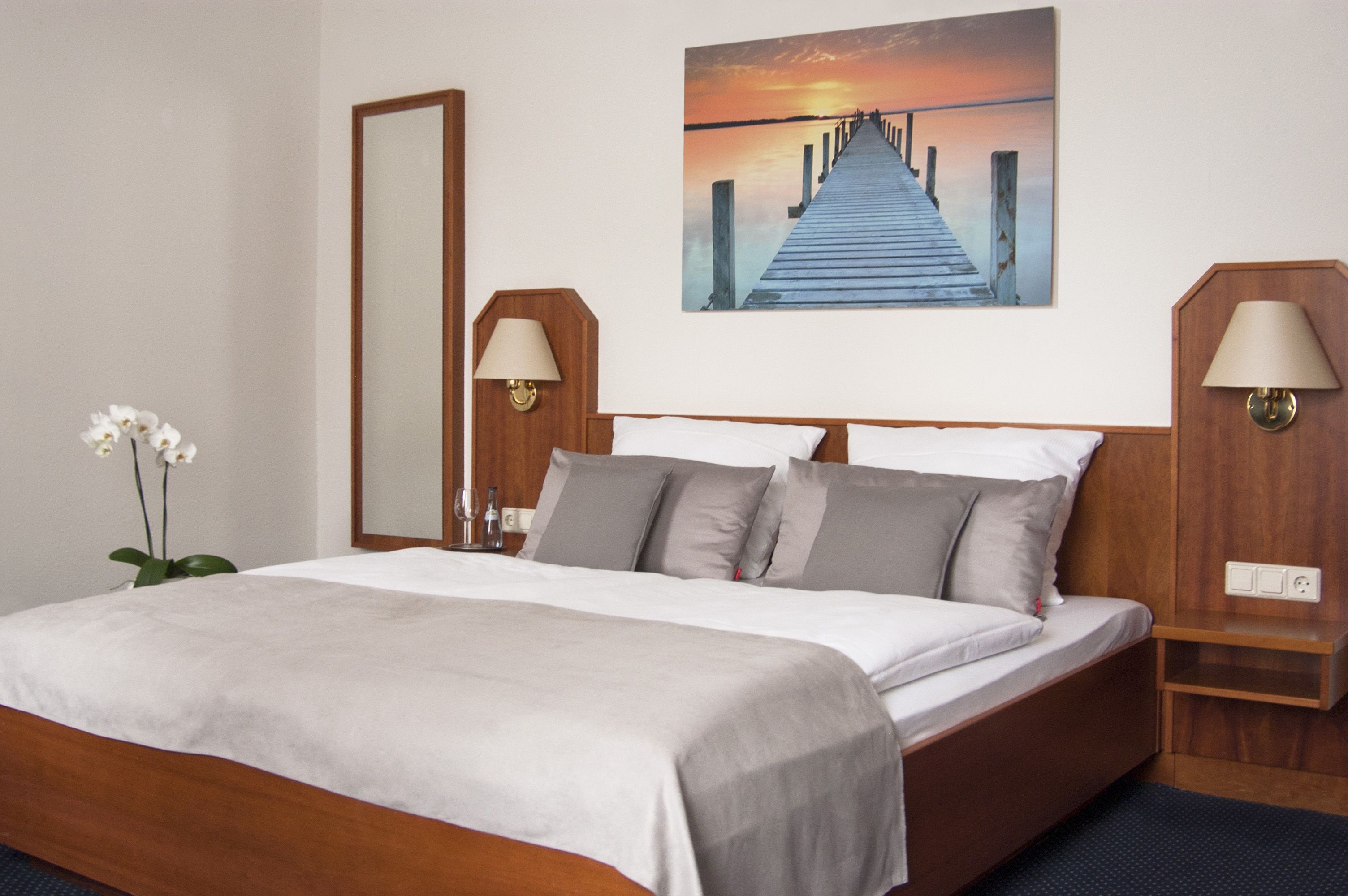 double room | desk, soundproofing, free wifi, bed sheets