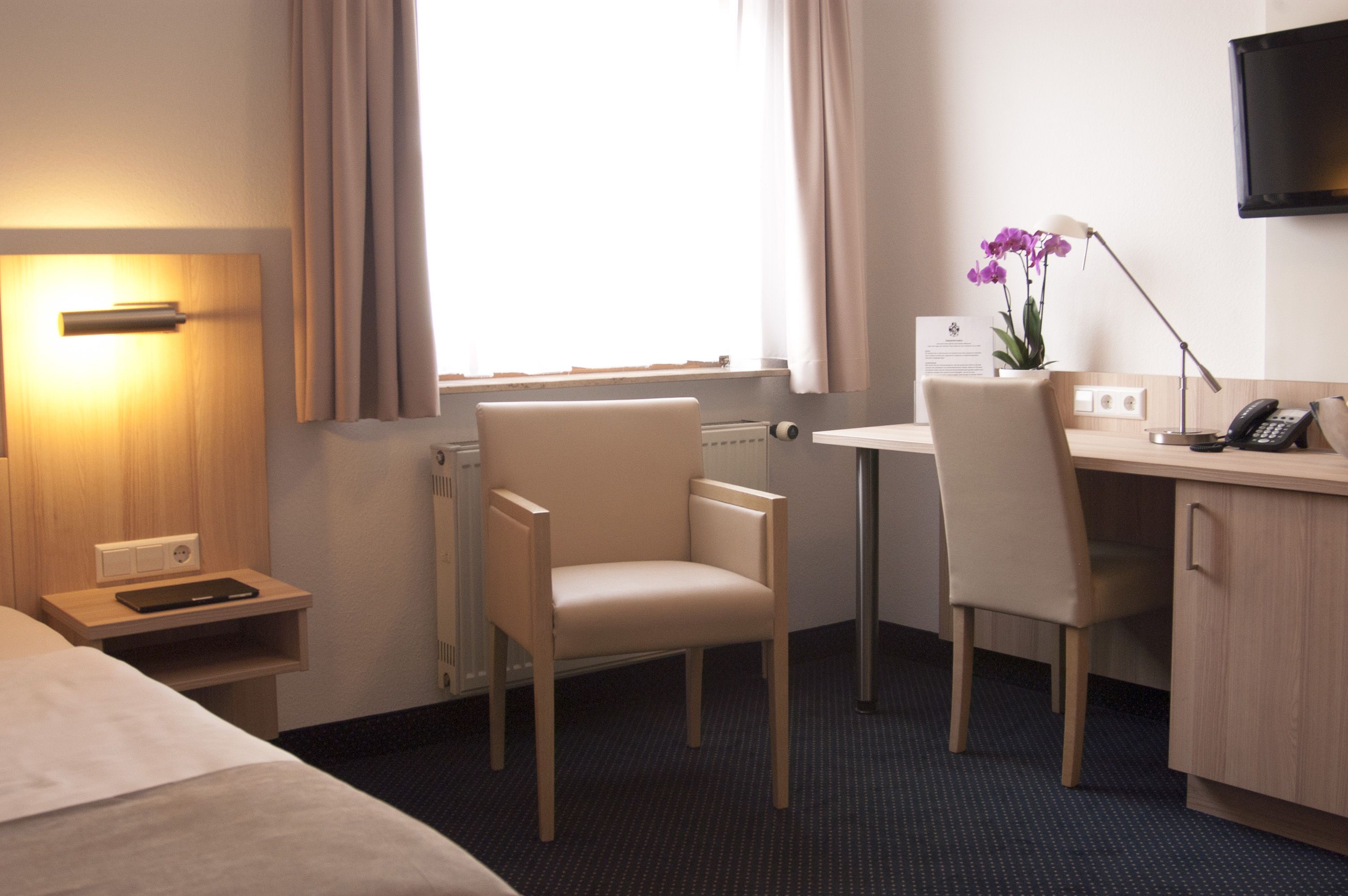 single room | room amenity