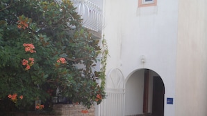 Property entrance - Apartments Ljubica (Vodice)