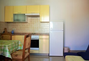 Apartment, 1 Schlafzimmer (3) | Eigene Kochnische | Kühlschrank, Herdplatte, Kochgeschirr/Geschirr/Besteck