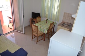 Appartement, 1 chambre (3) | Restauration dans la chambre