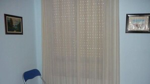 Single Room, Shared Bathroom | Blackout drapes, rollaway beds (surcharge) - Pension Puerto (Silla)