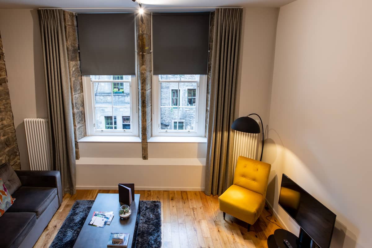 Standard Apartment, 1 Bedroom, Mezzanine | Living area