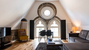 Superior Apartment, 1 Bedroom | Living area | Flat-screen TV, Netflix, iPod dock - Linton Collection - Blackfriars Lofts (Edinburgh)