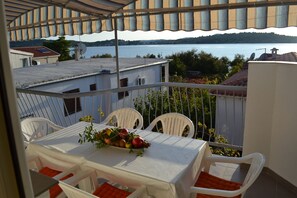 View from room - Apartments Nika (Vodice)