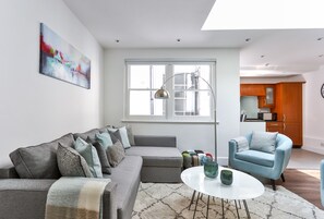 Living area - Durweston Mews (London)