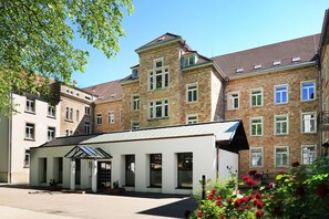 Exterior - TOP VCH Bildungshaus St. Bernhard - Wohnen und Tagen (Rastatt)