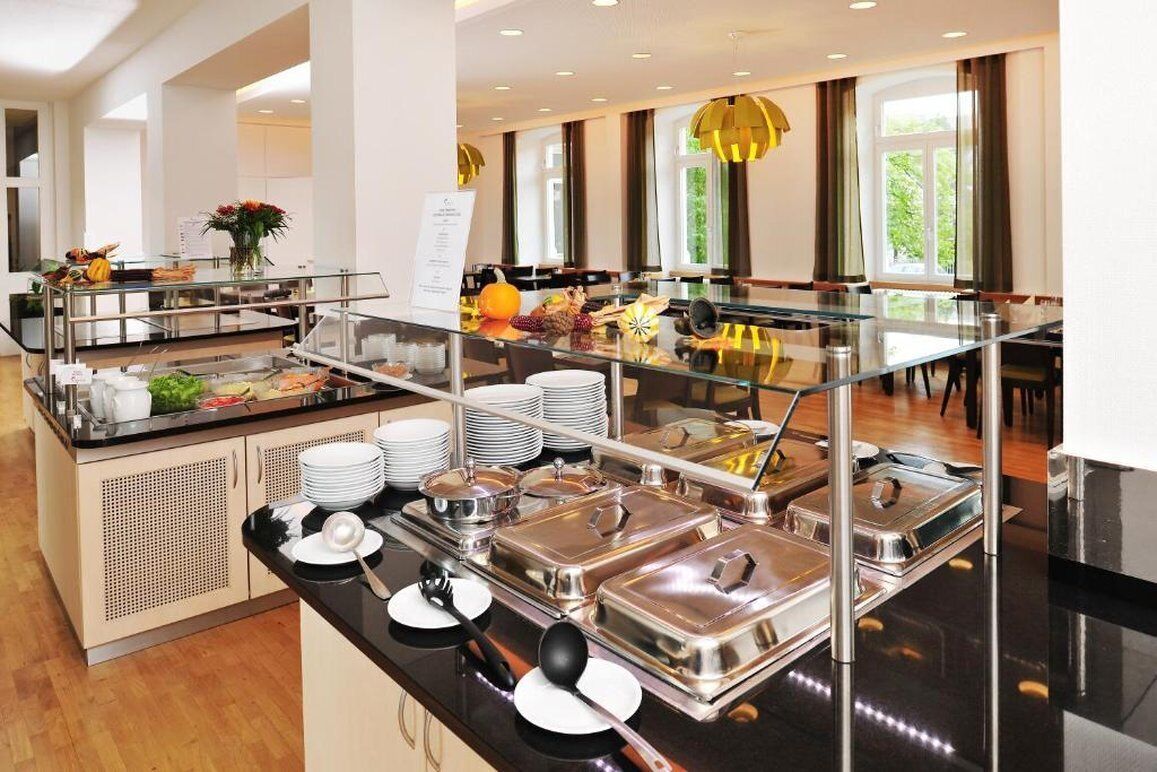 Café da manhã com buffet todos os dias mediante uma taxa
