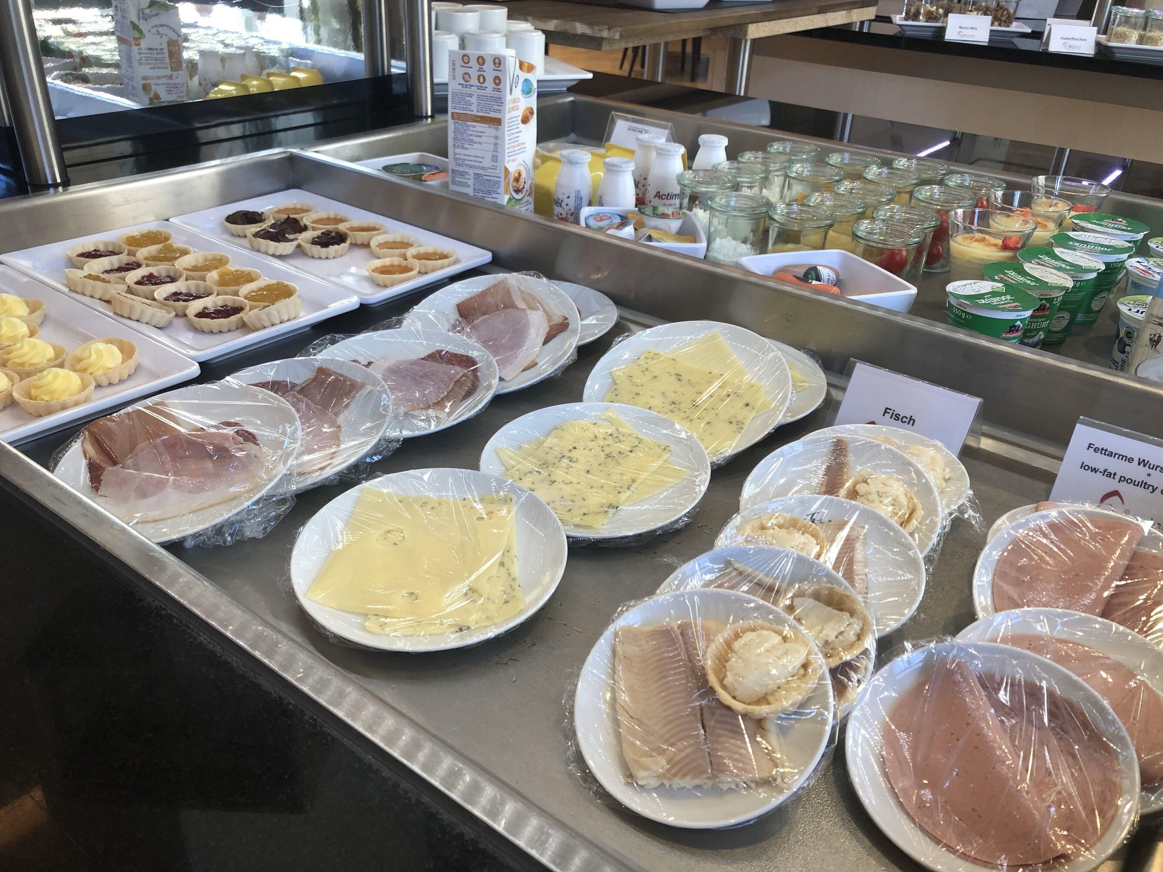 daily buffet breakfast (eur 15.50 per person)