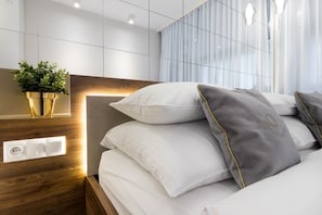 Desk, soundproofing, iron/ironing board, free WiFi - GA Luxury Apartments Wawrzynca 21 (Kraków)