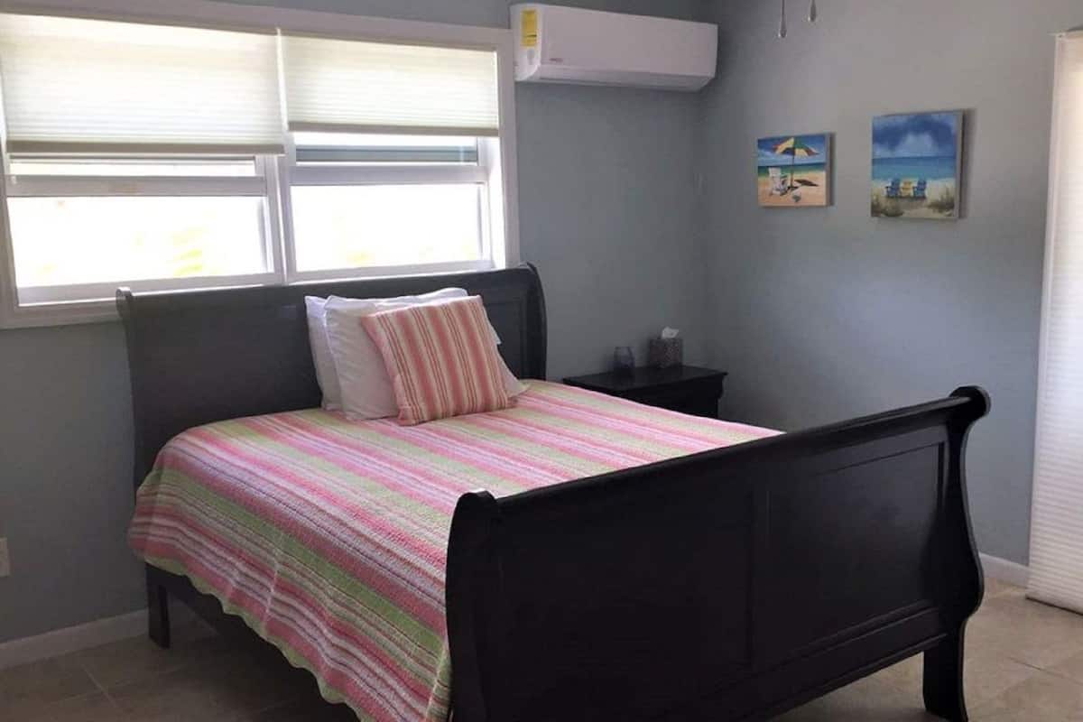 Nhà | 2 phòng ngủ, bàn ủi/dụng cụ ủi quần áo