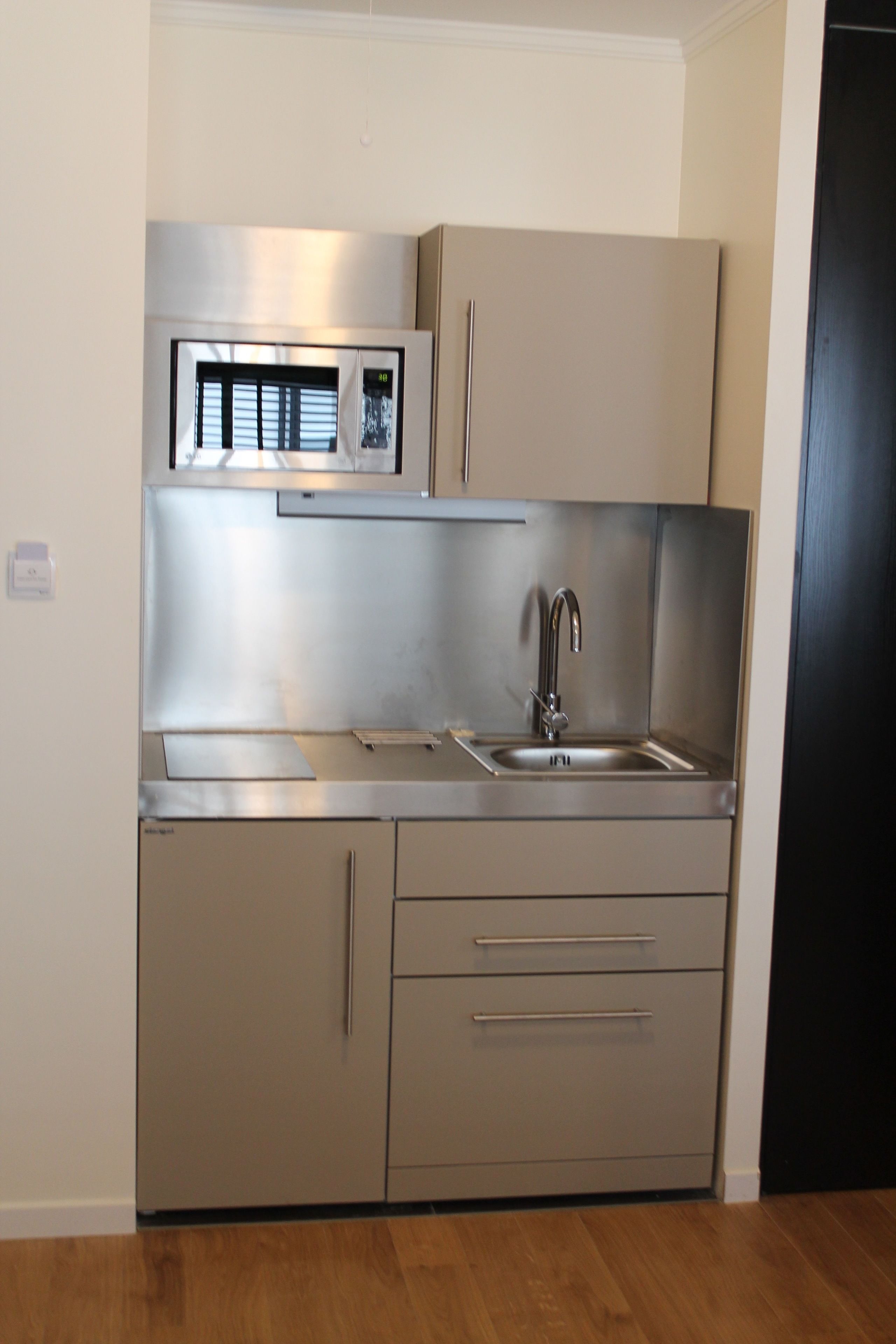 espresso maker, coffee/tea maker, electric kettle