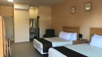 In-room safe, desk, iron/ironing board, free WiFi