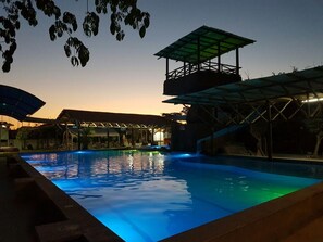 Outdoor pool - Navola Inn (Culiacán)