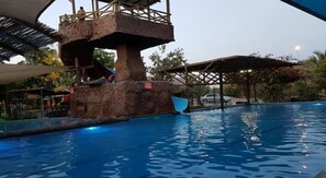 Outdoor pool - Navola Inn (Culiacán)