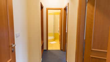 Quadruple Room, 2 Bedrooms | Hallway