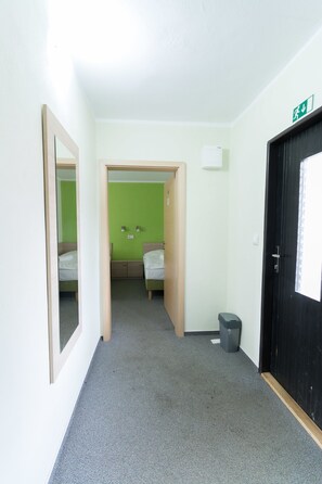 Driepersoonskamer | Kamervoorziening