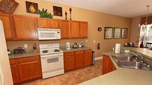 Apartment, Multiple Bedrooms | Dapur peribadi