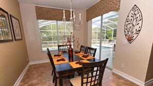 Apartment, Multiple Bedrooms | Makan dalam bilik
