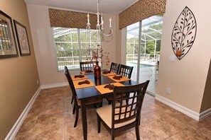 Huoneisto, useita makuuhuoneita | Ruokailu omassa huoneessa