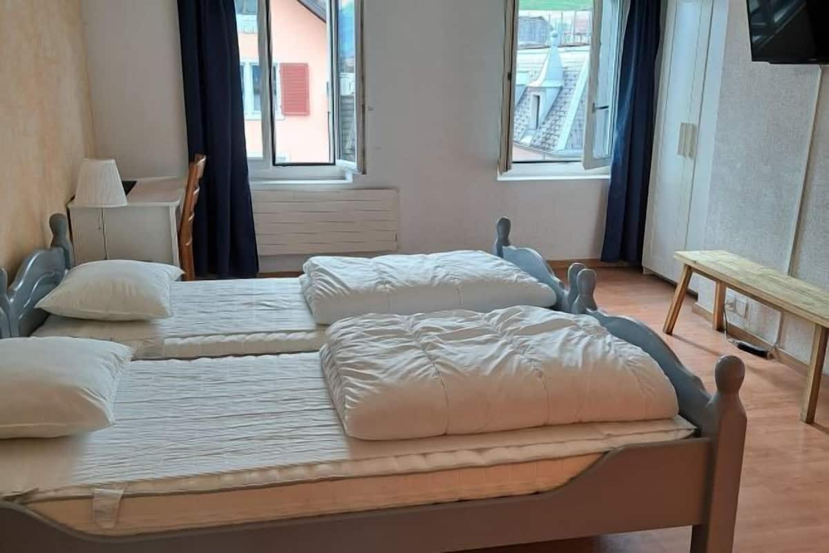 Free WiFi, bed sheets