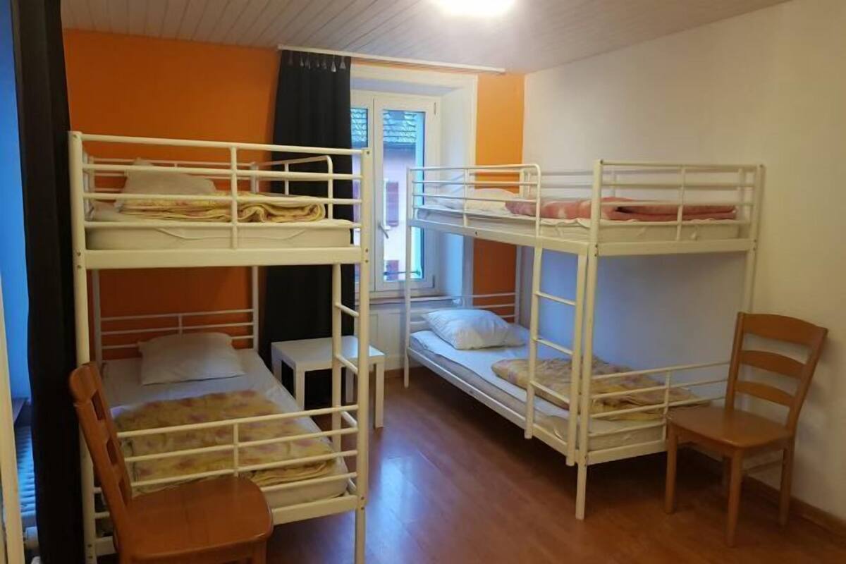 Free WiFi, bed sheets