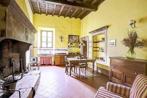 Interior - Al Vecchio Convento (Portico e San Benedetto)