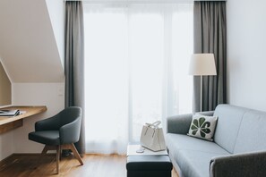 总统公寓, 2 间卧室, 阳台, 城市景观 | 起居区 | 平板电视