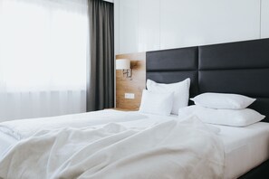 Apartamento conforto, 1 quarto, banheira | 1 quarto, frigobar, cofres nos quartos, escrivaninha