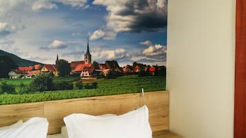 Executive kamer, 1 kingsize bed, niet-roken, bad (Converts to 2 Twin Beds) | Luxe beddengoed, bedden met traagschuimmatrassen, een kluis op de kamer