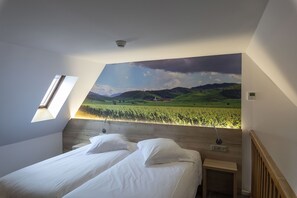 Junior-Suite, 1 King-Bett, Nichtraucher (Converts to 2 Twin Beds) | Hochwertige Bettwaren, Betten mit Memory-Foam-Matratzen, Zimmersafe