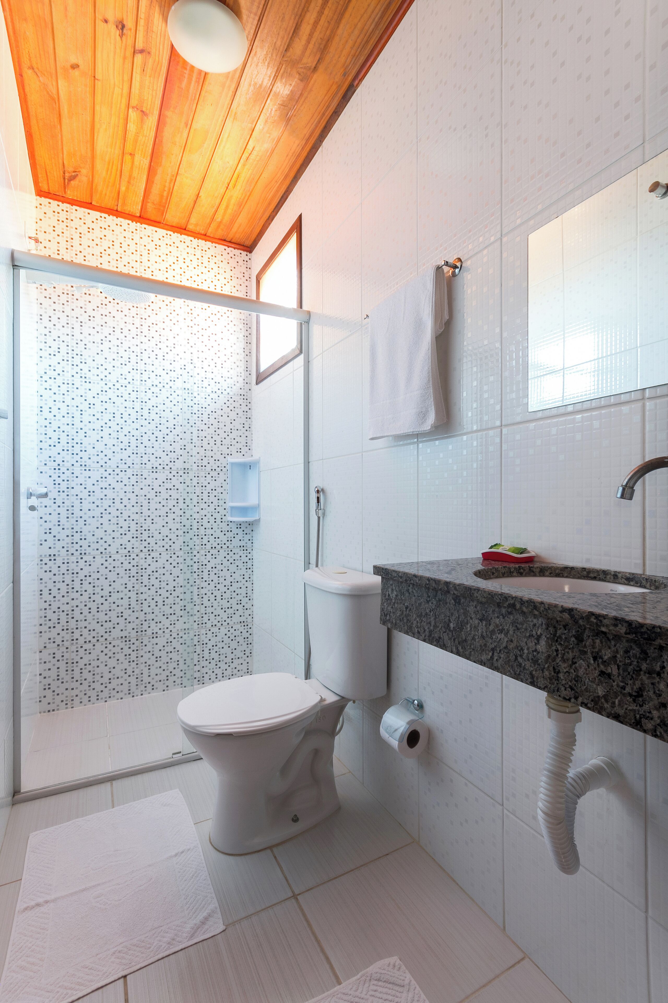 shower, free toiletries, towels