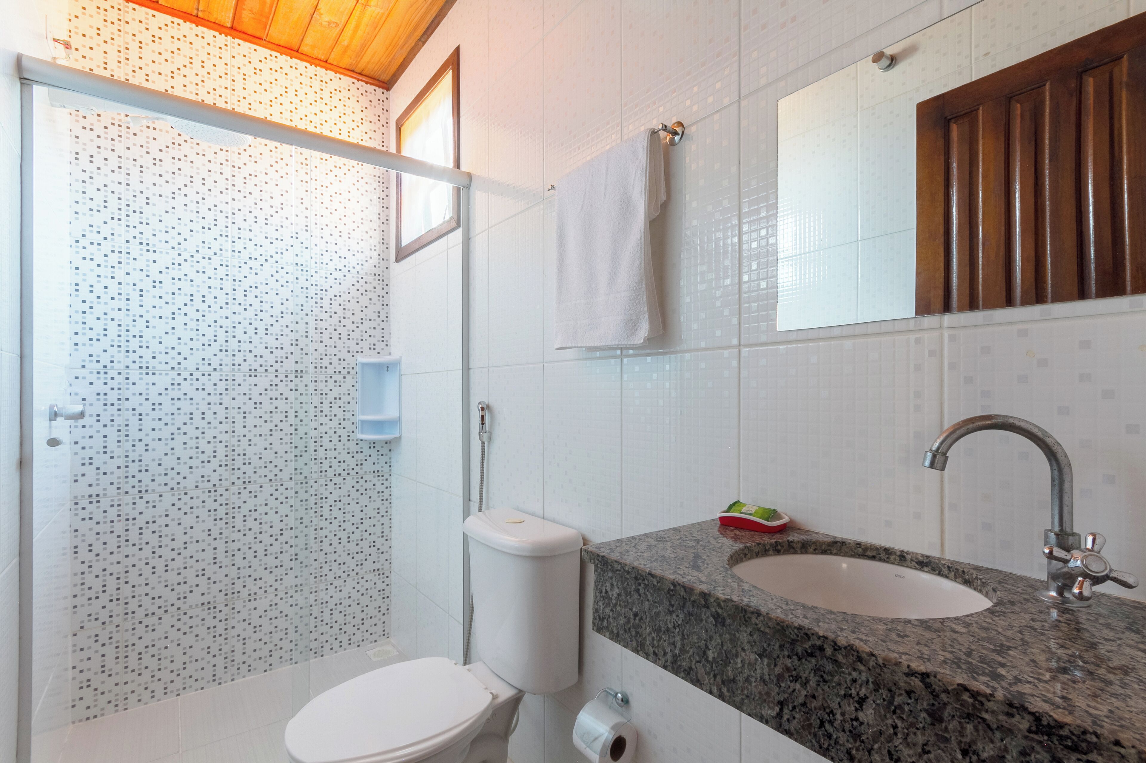 shower, free toiletries, towels