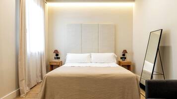 Junior Suite | Premium bedding, down comforters, pillowtop beds, minibar