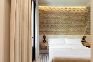 Deluxe Room with Balcony or Patio | Premium bedding, down comforters, pillowtop beds, minibar - Colectia Parada del Marqués. (Seville)