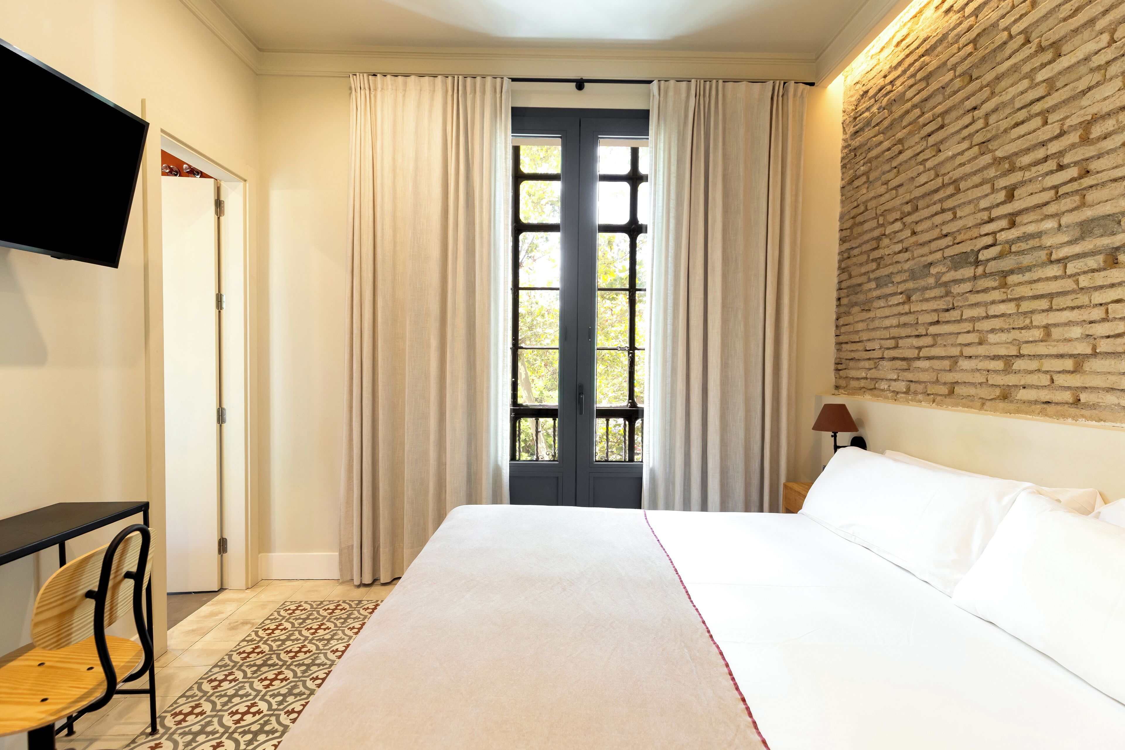 Deluxe Room with Balcony or Patio | Premium bedding, down duvets, pillow-top beds, minibar