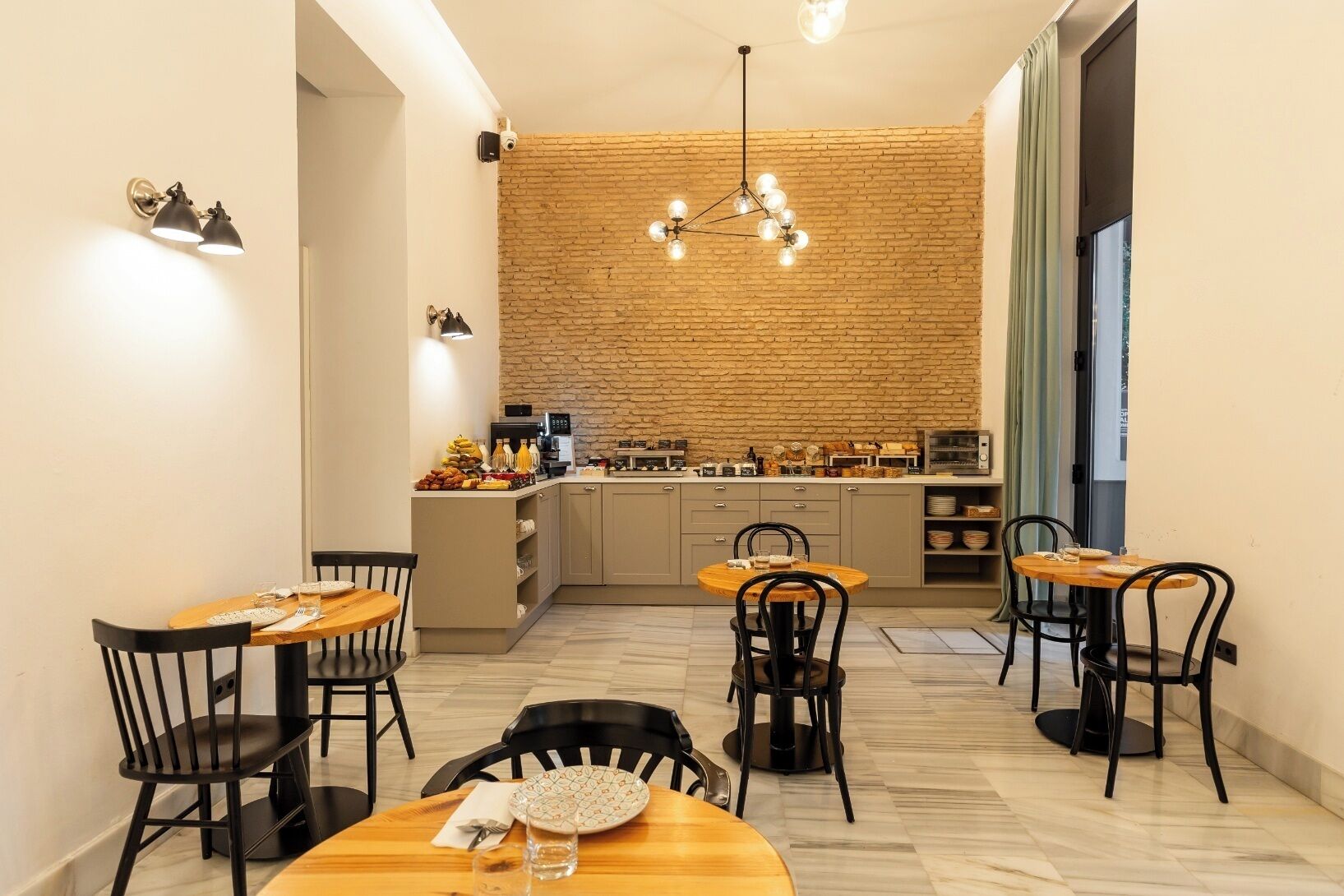 Daily self-service breakfast (EUR 15 per person)