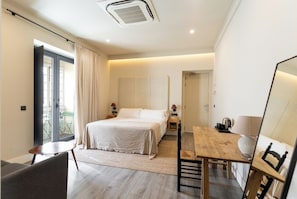 Familie tweepersoonskamer | Luxe beddengoed, donsdekens, pillowtop-bedden, een minibar