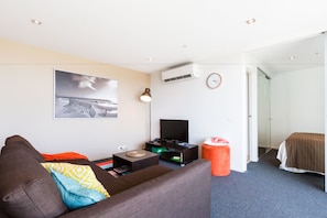 Premium Apartment, 1 Bedroom, Balcony | Living room