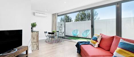 Premium Apartment, 2 Bedrooms, Balcony | Living area